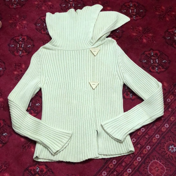 BELAMIE SWEATER SIZE MEDIUM - Picture 11 of 11